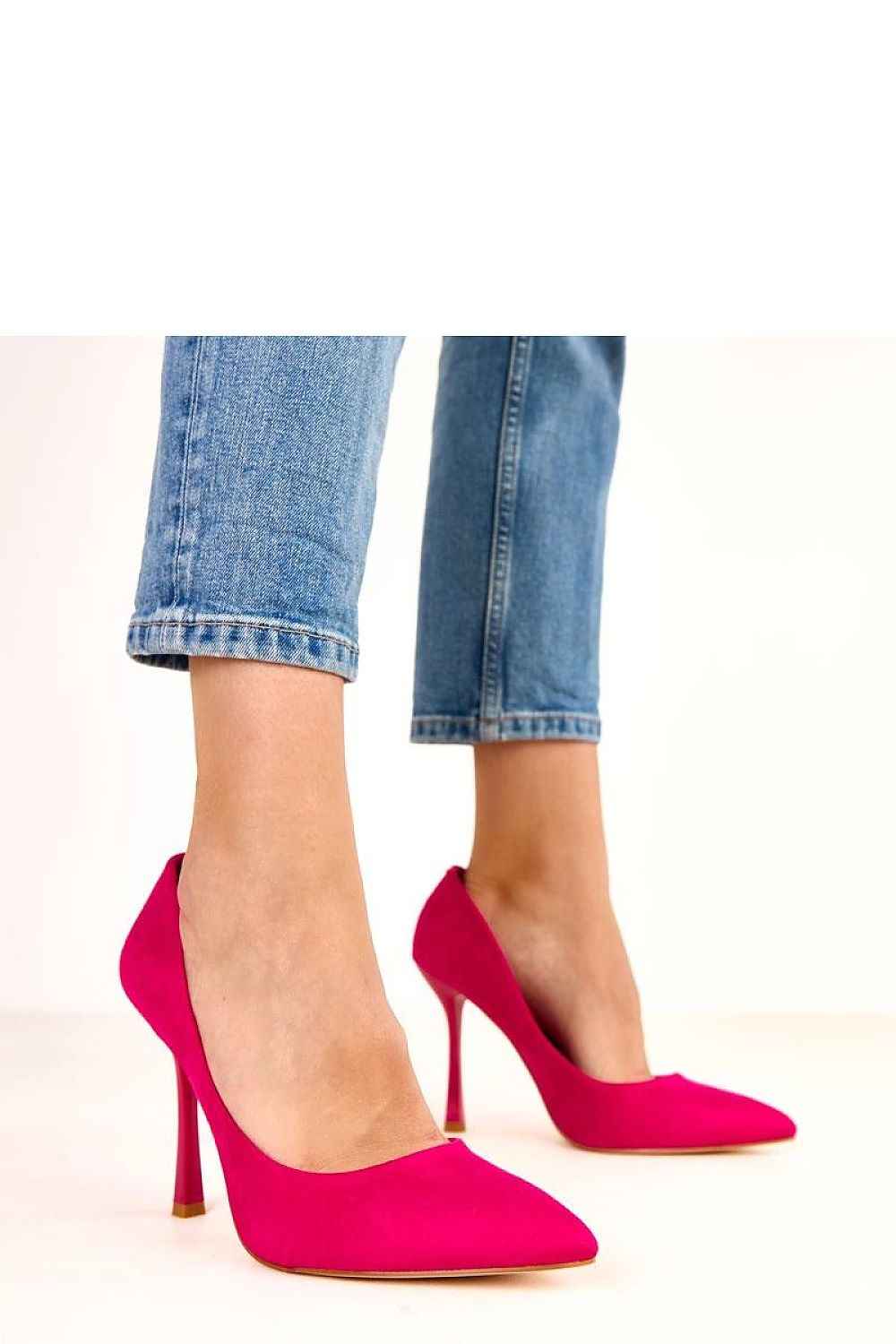 High heels model 220607