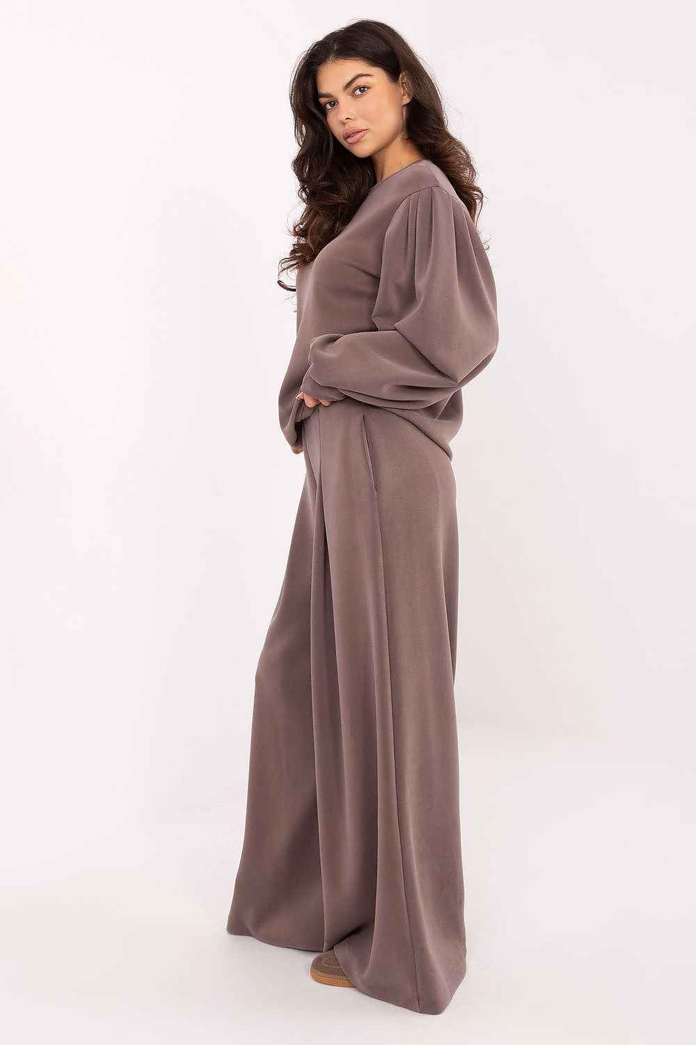 Sweatshirt model 220619