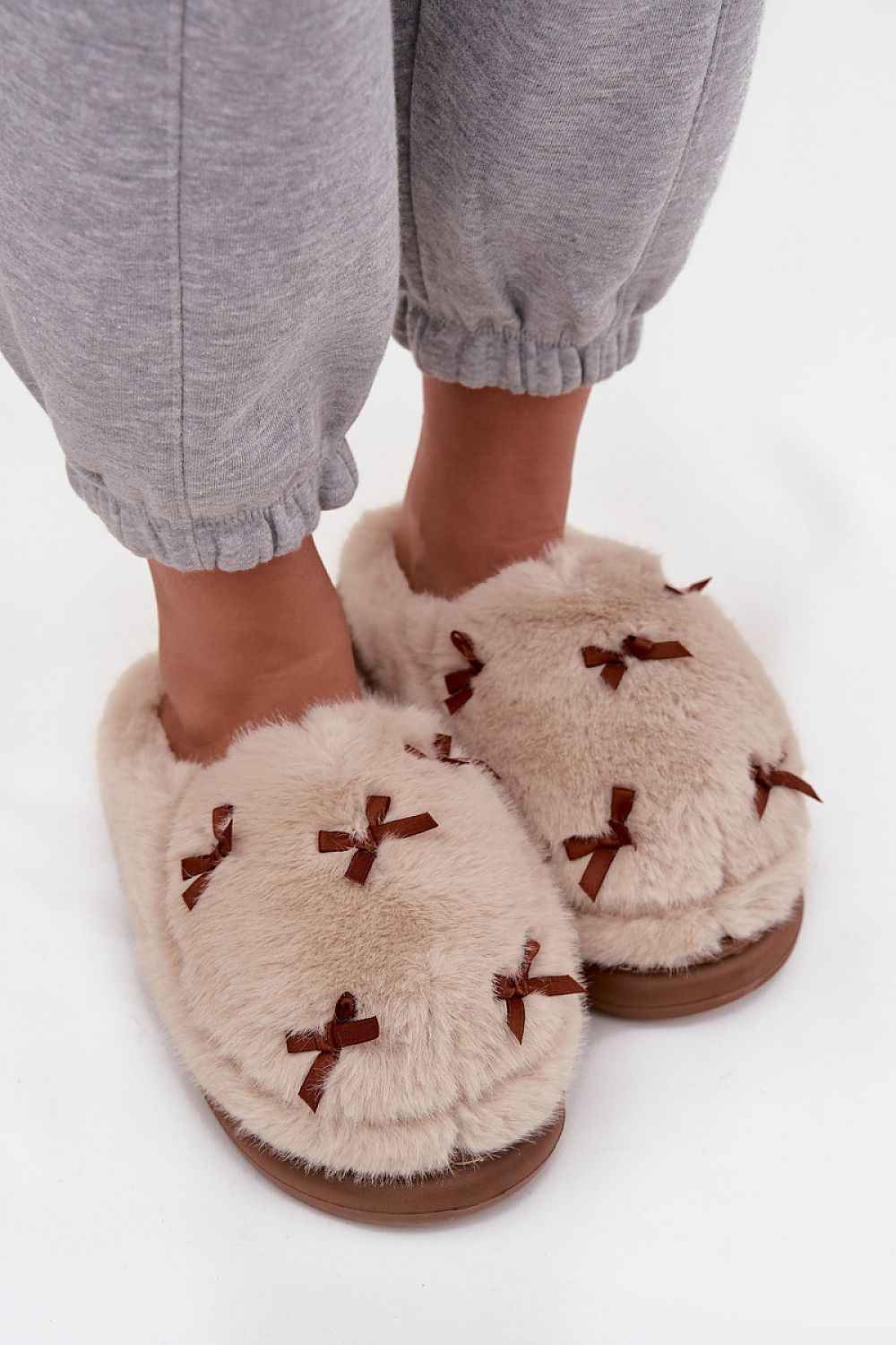 Slippers model 220727