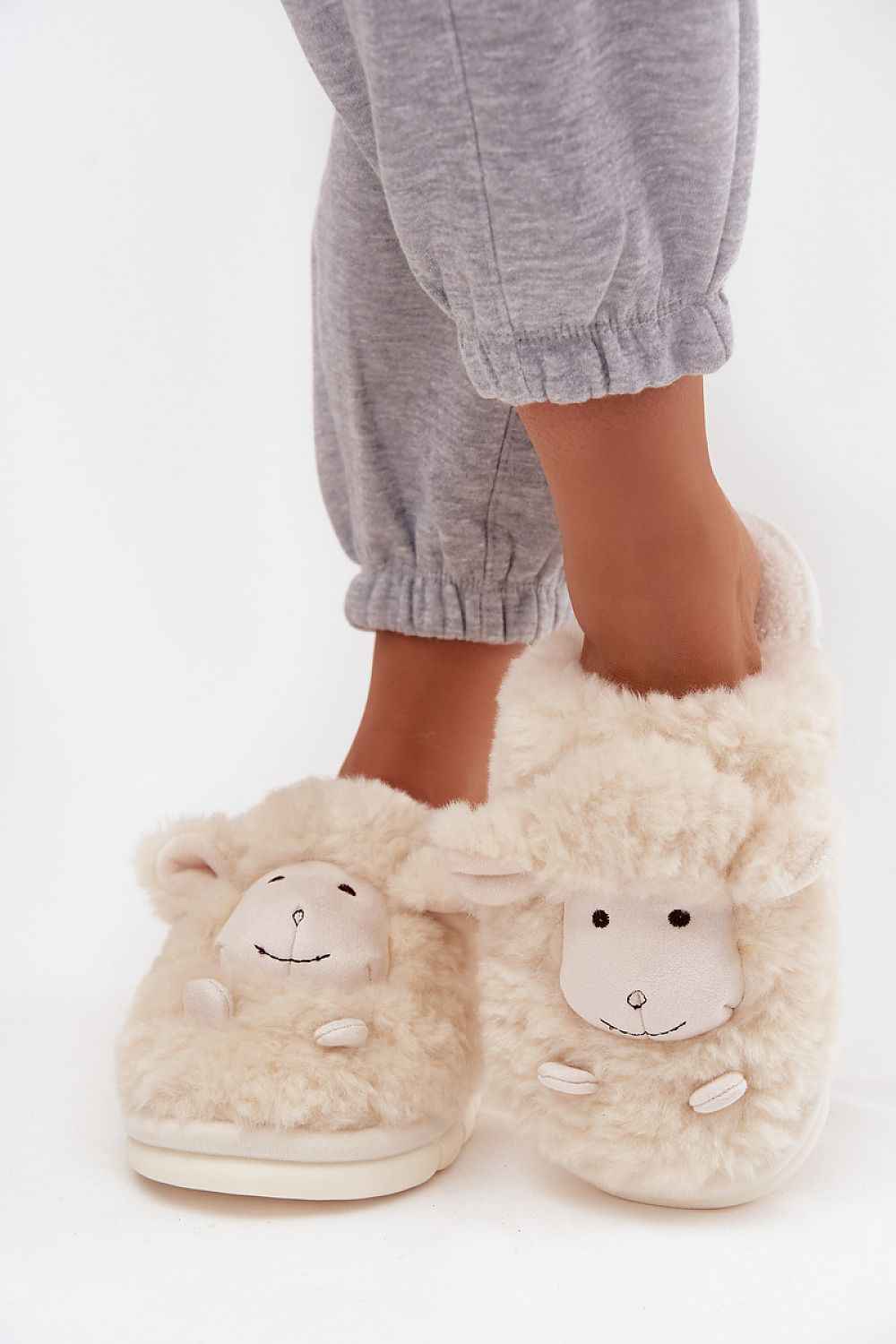 Slippers model 220729