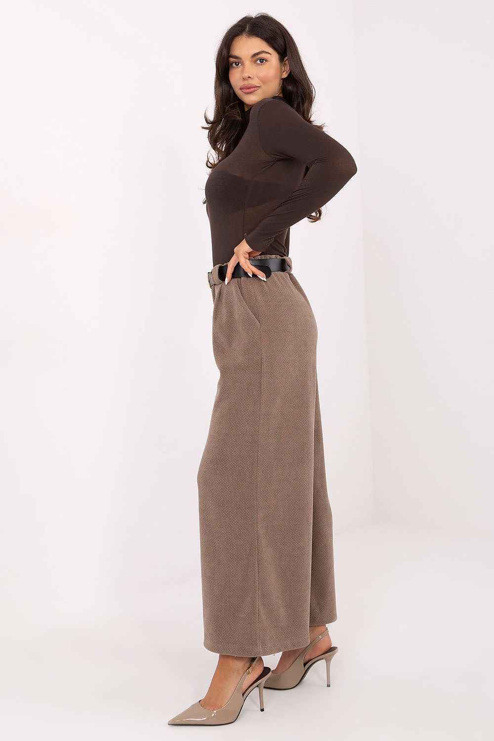 Women trousers model 220873