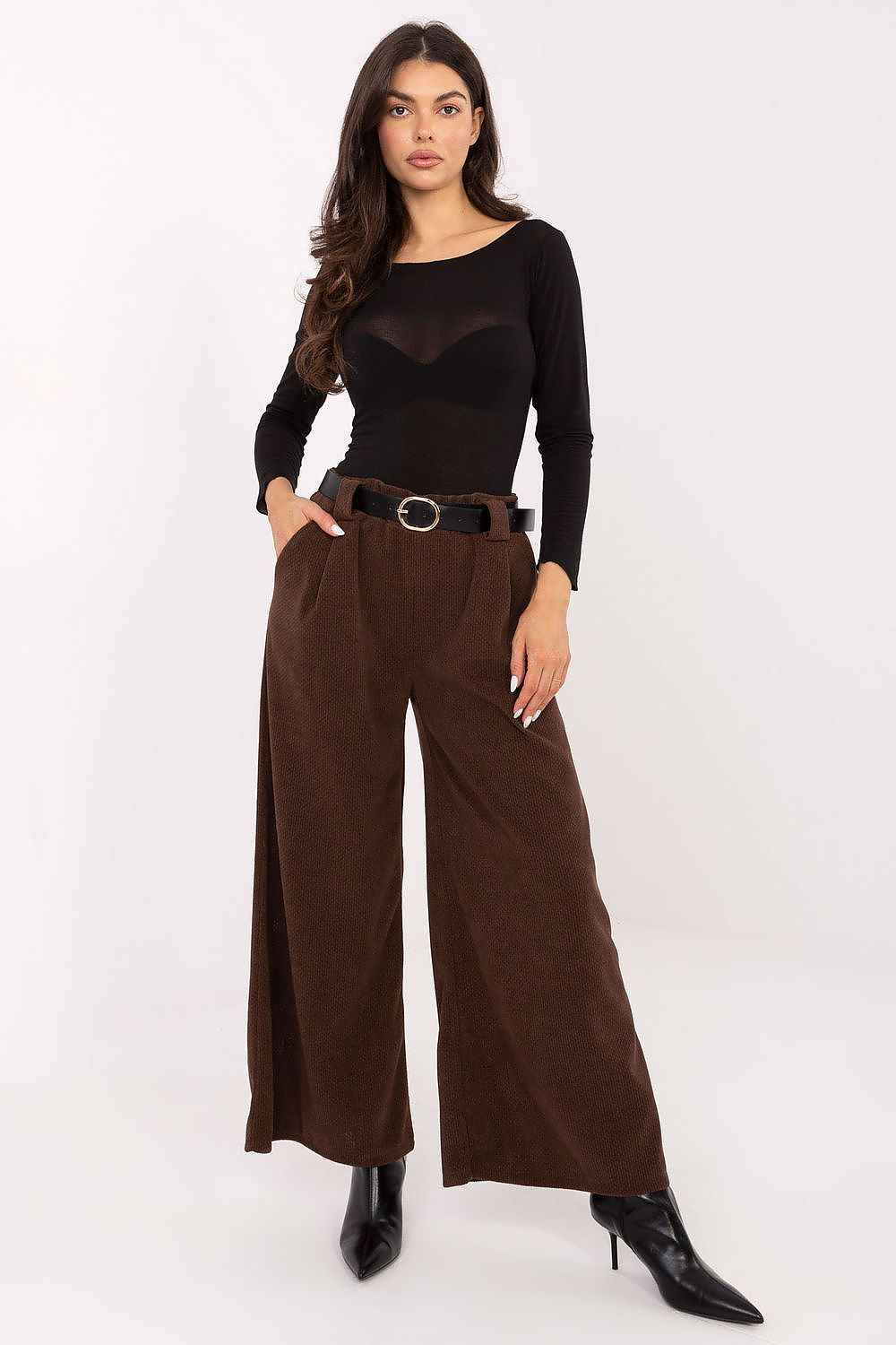 Women trousers model 220874