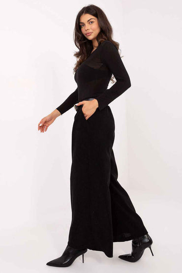 Women trousers model 220875