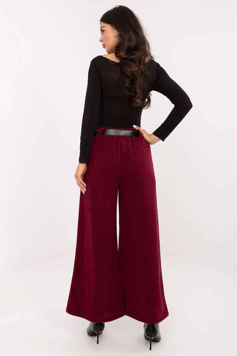Women trousers model 220876