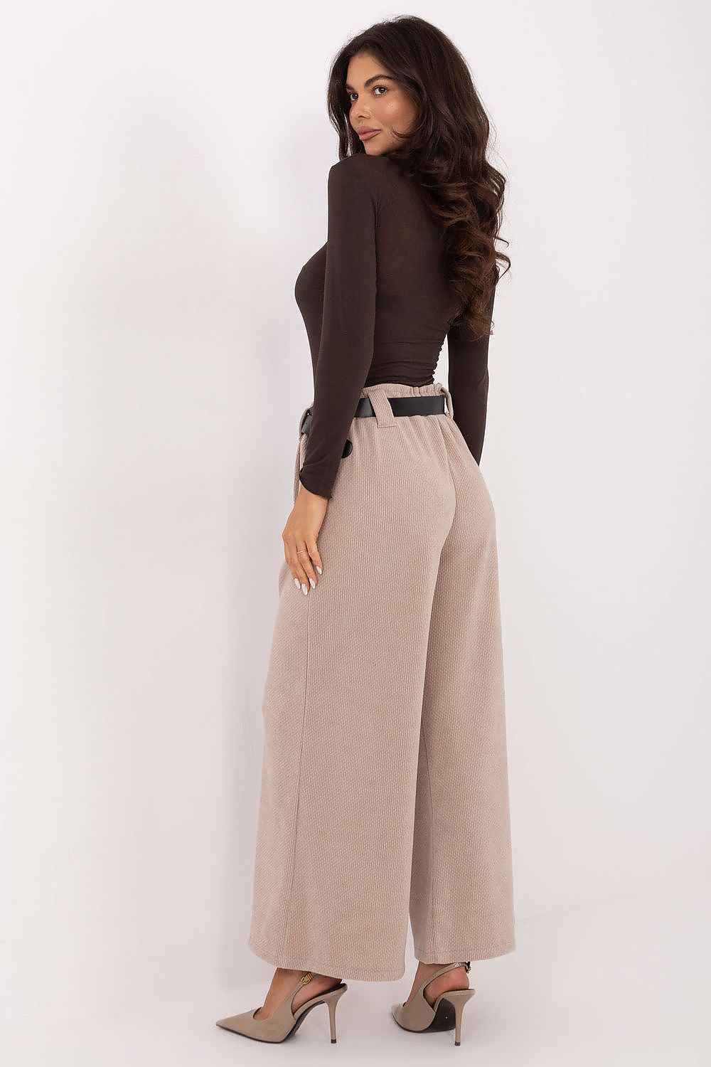 Women trousers model 220877