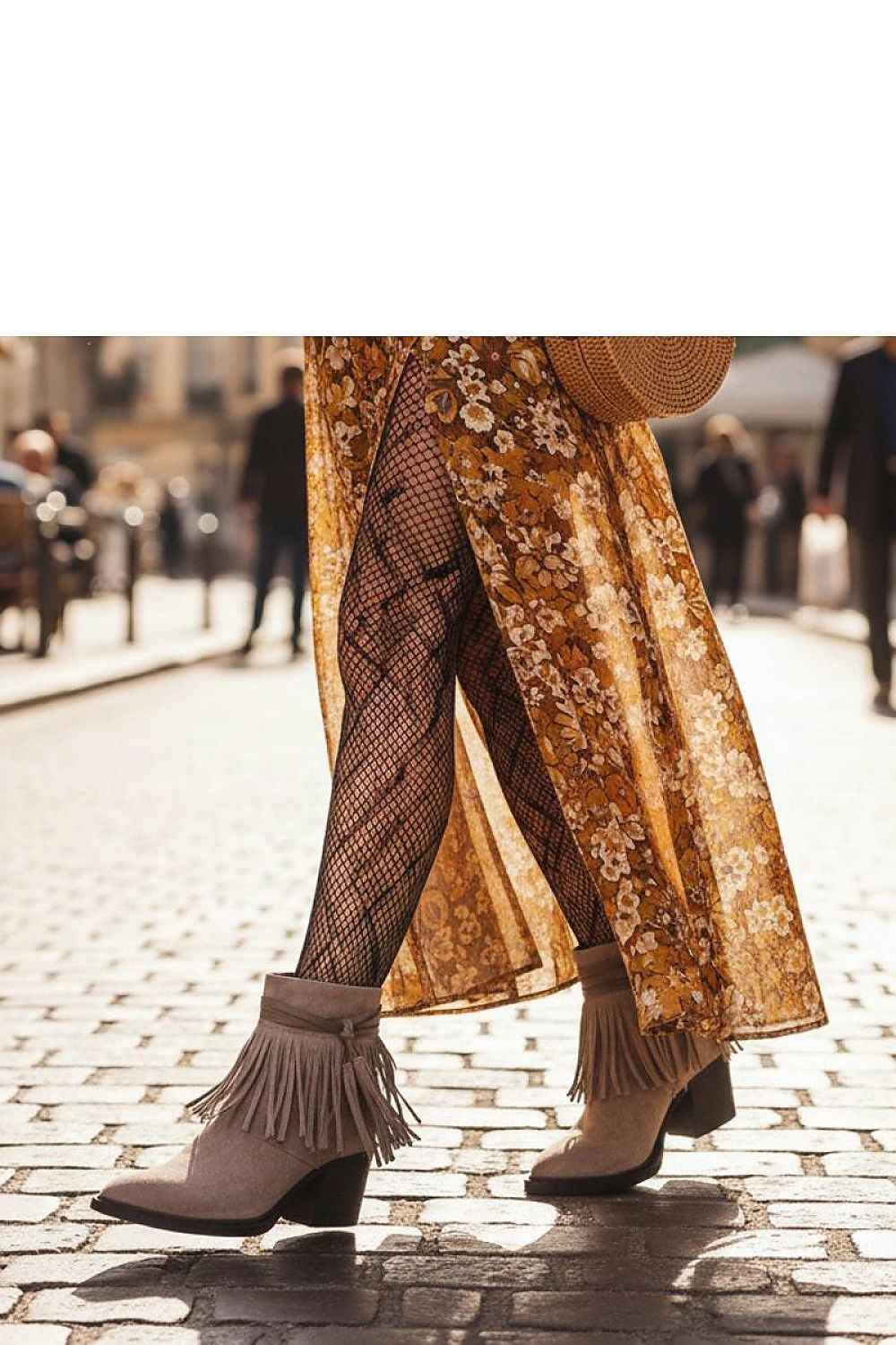 Heel boots model 221020