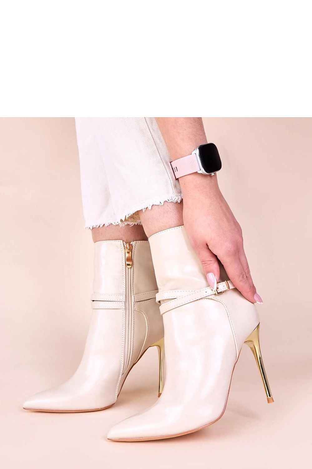 Heel boots model 221026