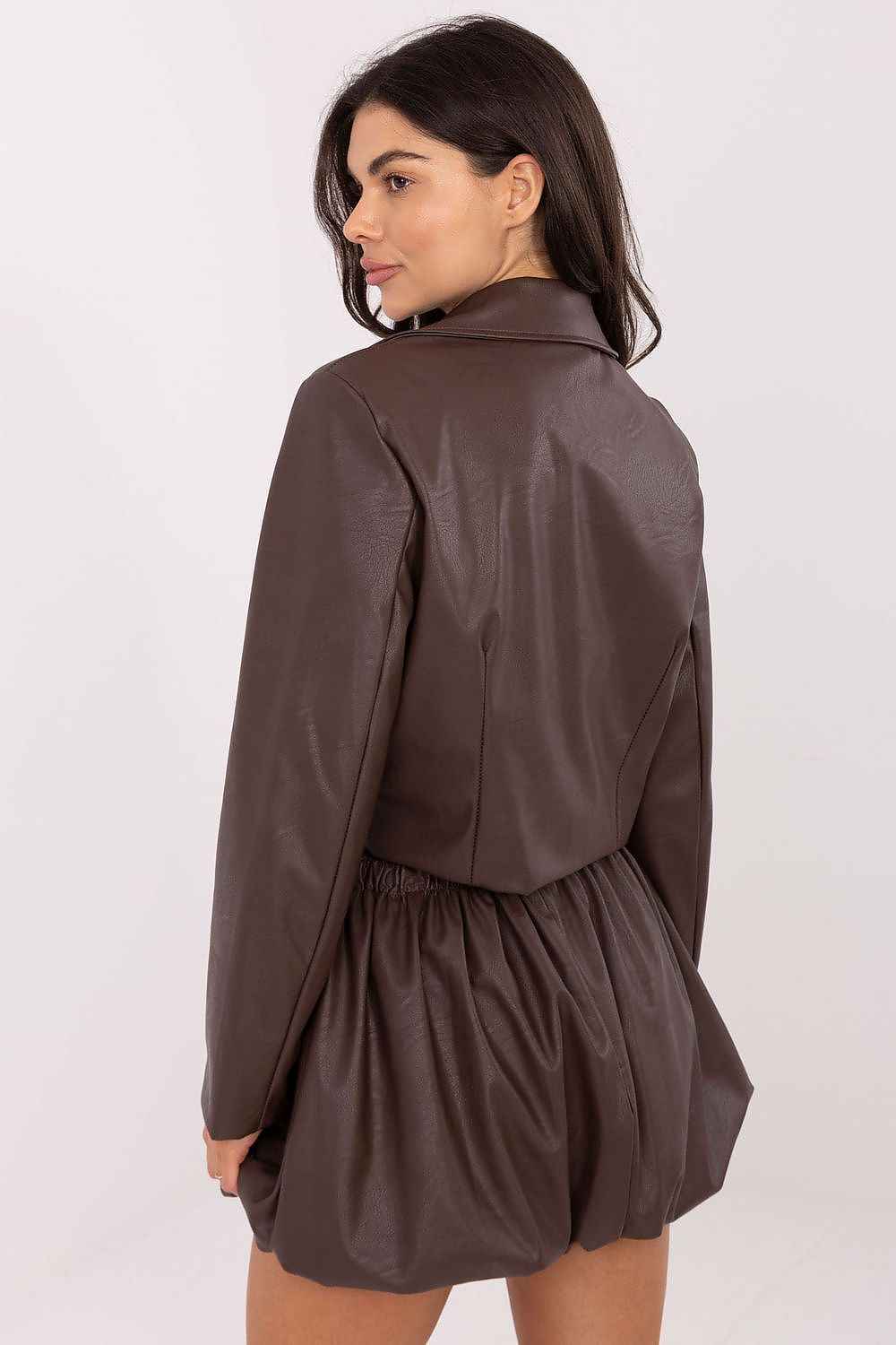 Short skirt model 221082