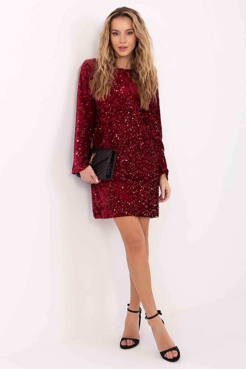 Short dress model 221100