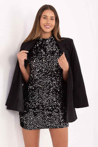 Short dress model 221108