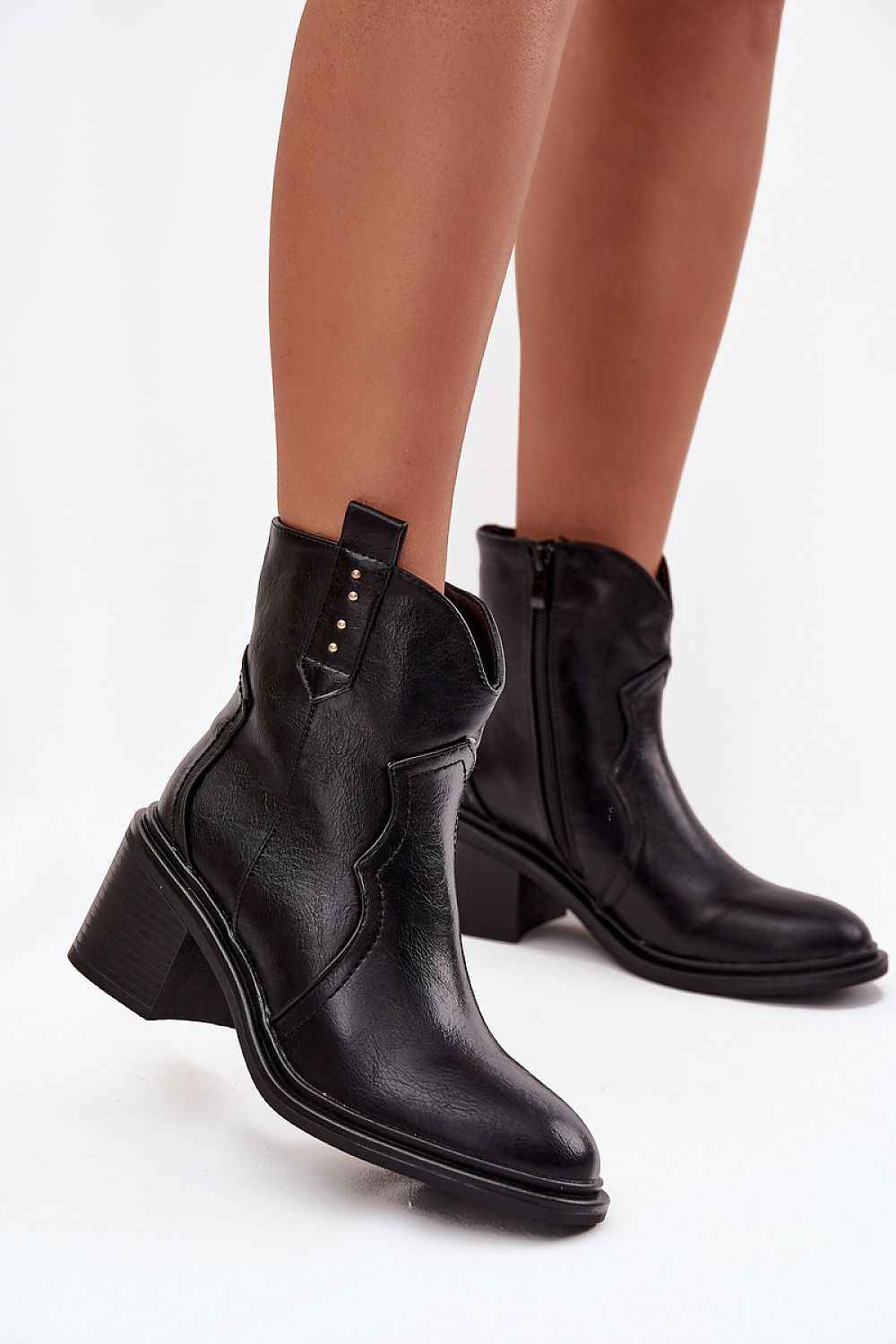 Heel boots model 221135