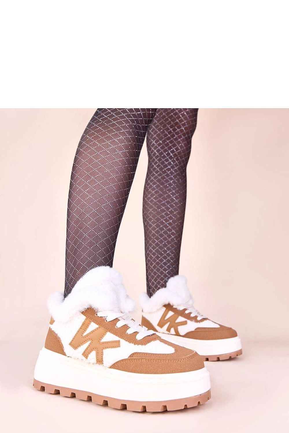 Sport Shoes model 221371