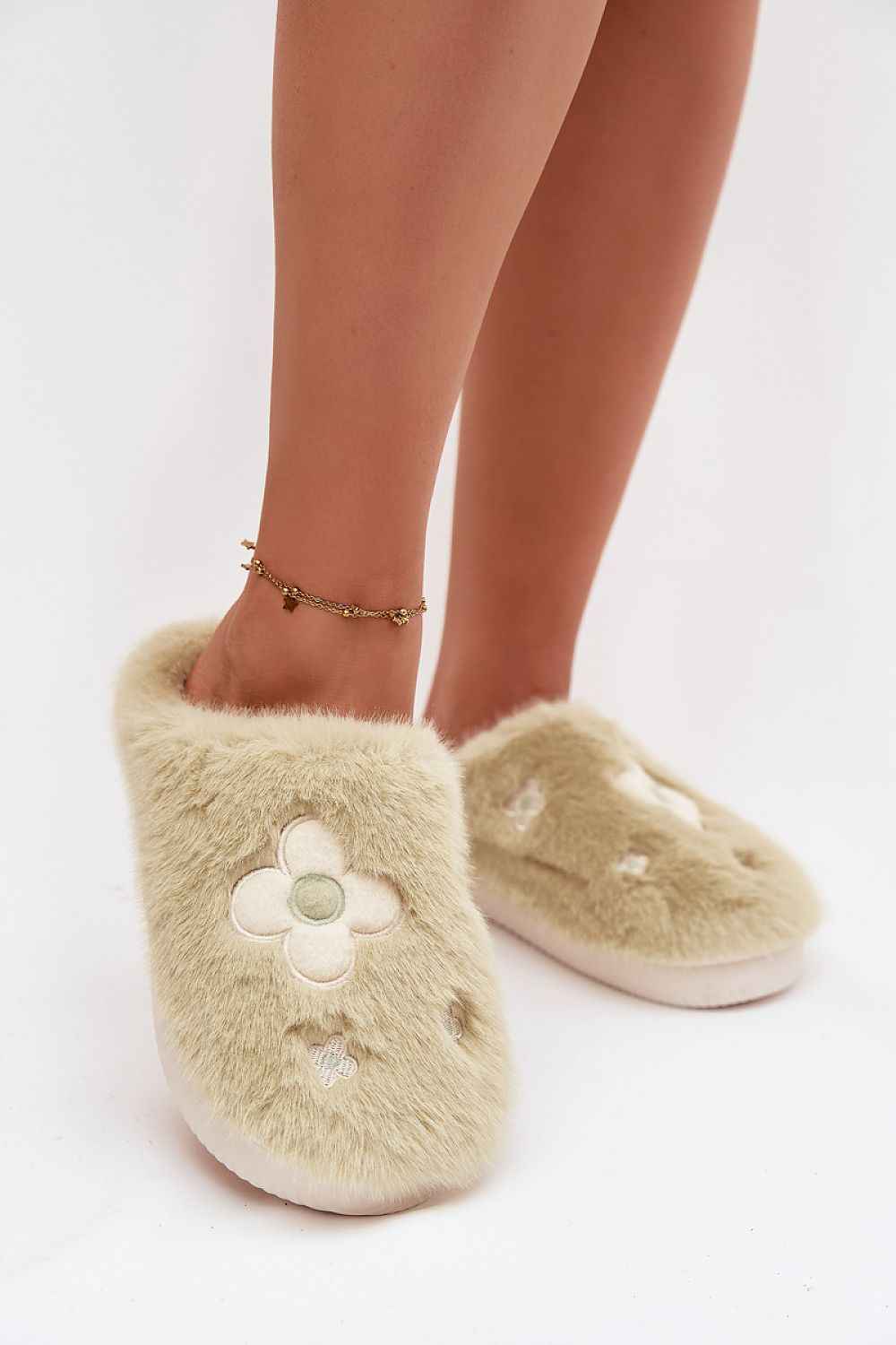 Slippers model 221502