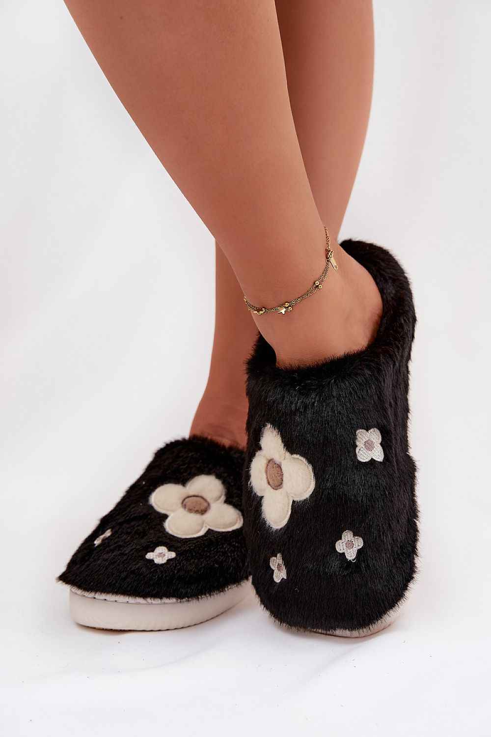 Slippers model 221505