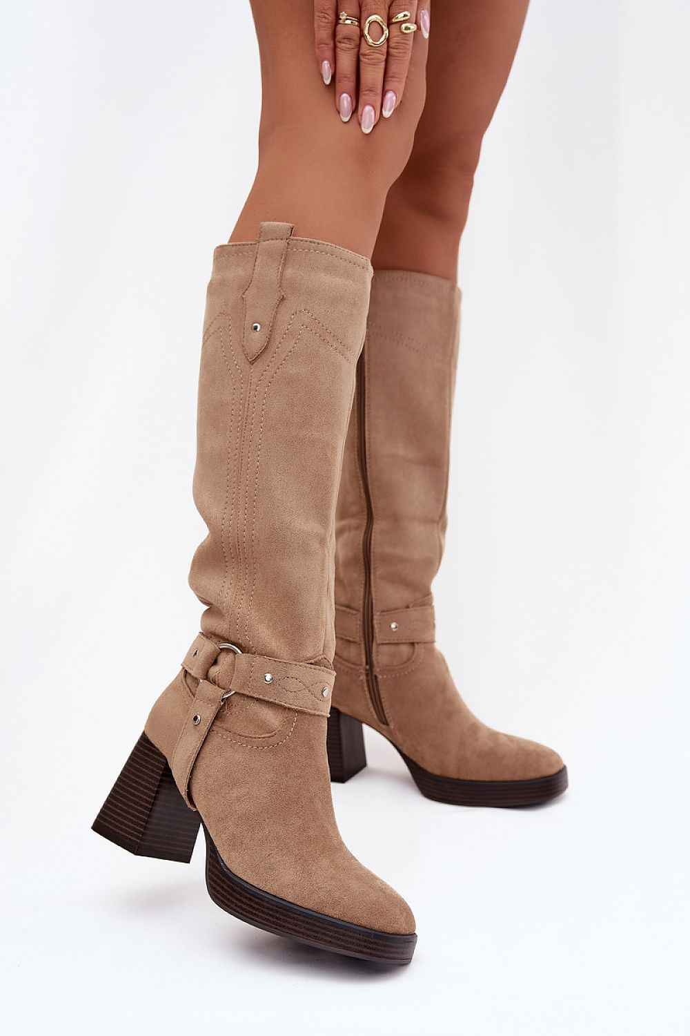 Heel boots model 221526