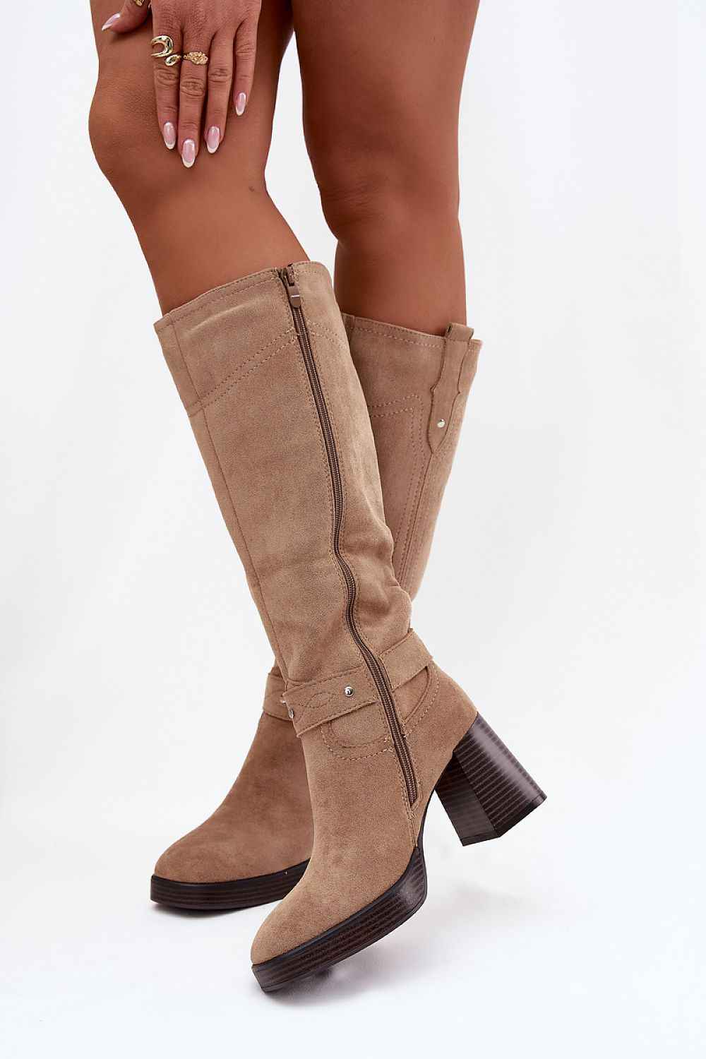 Heel boots model 221526