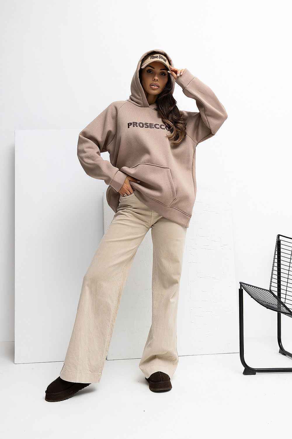 Sweatshirt model 221610