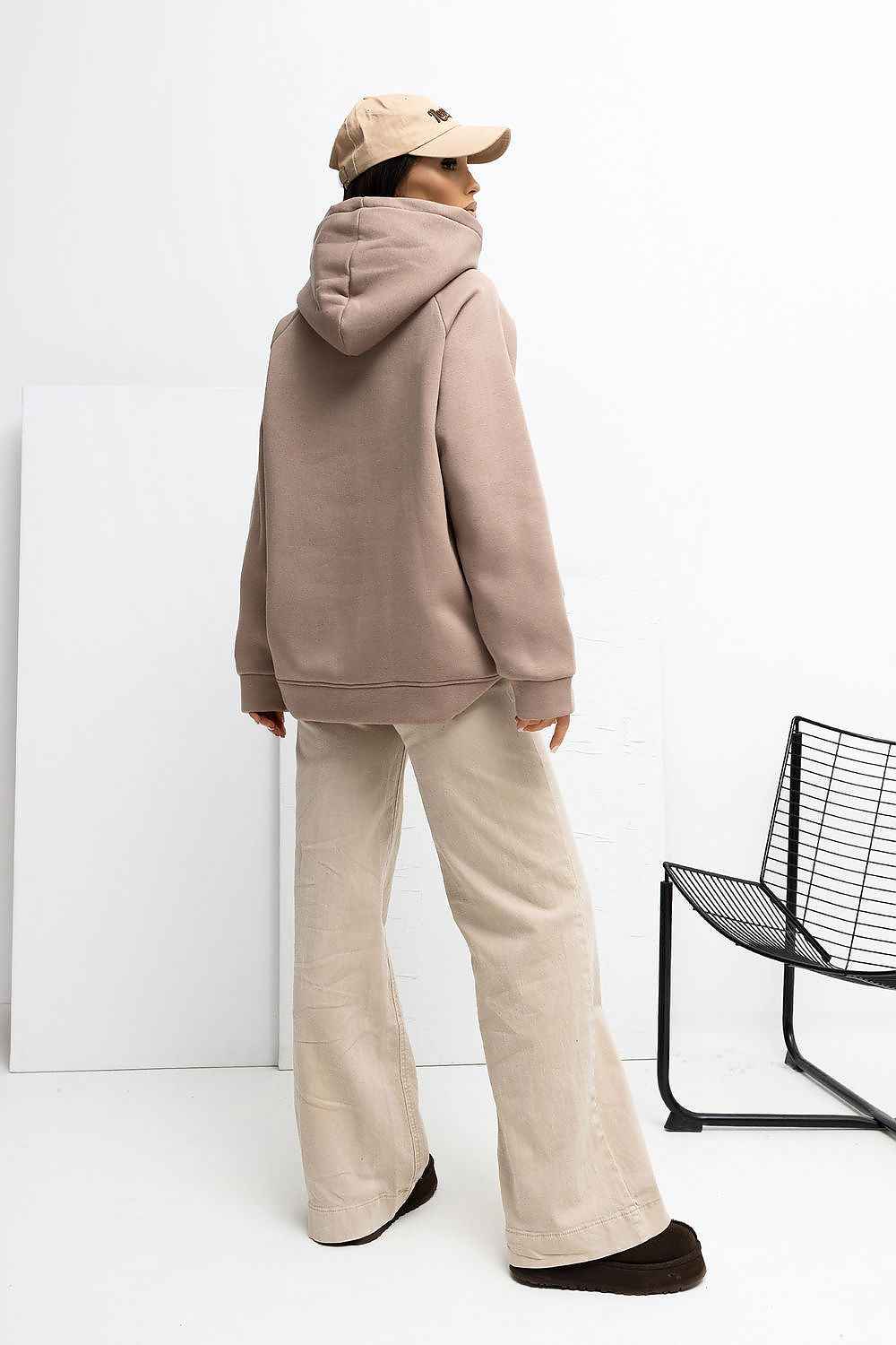 Sweatshirt model 221610