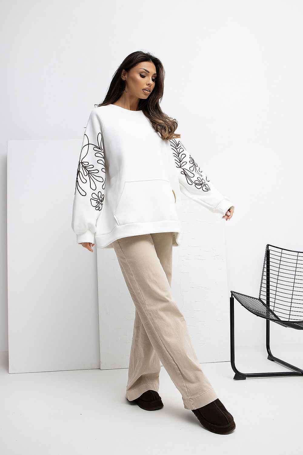 Sweatshirt model 221618