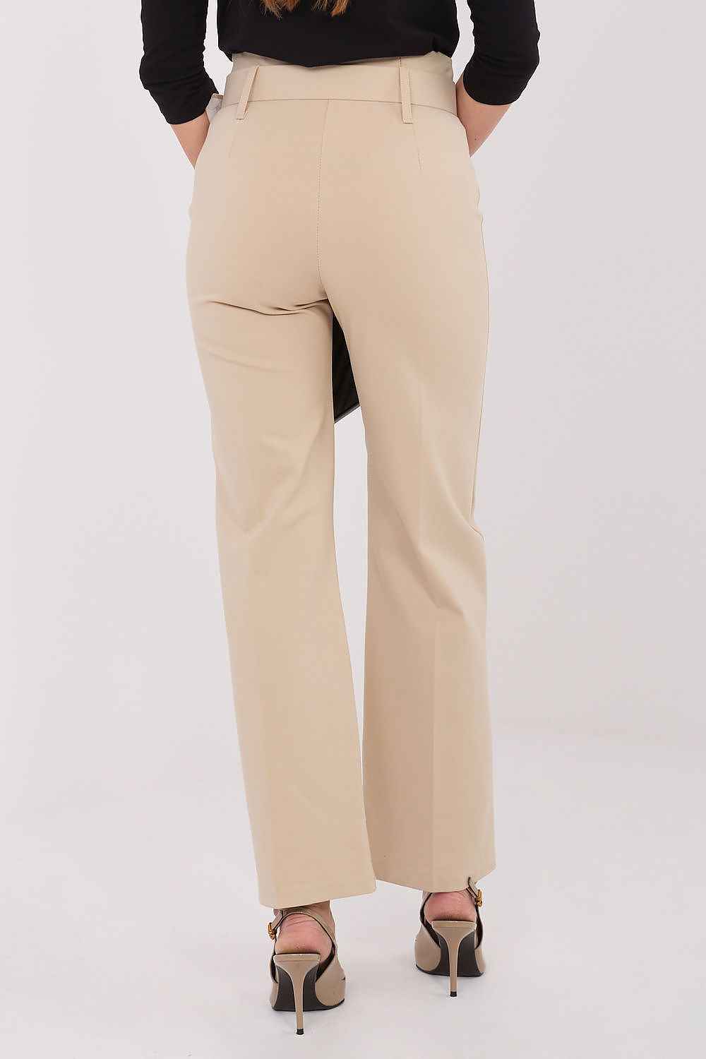 Women trousers model 221765
