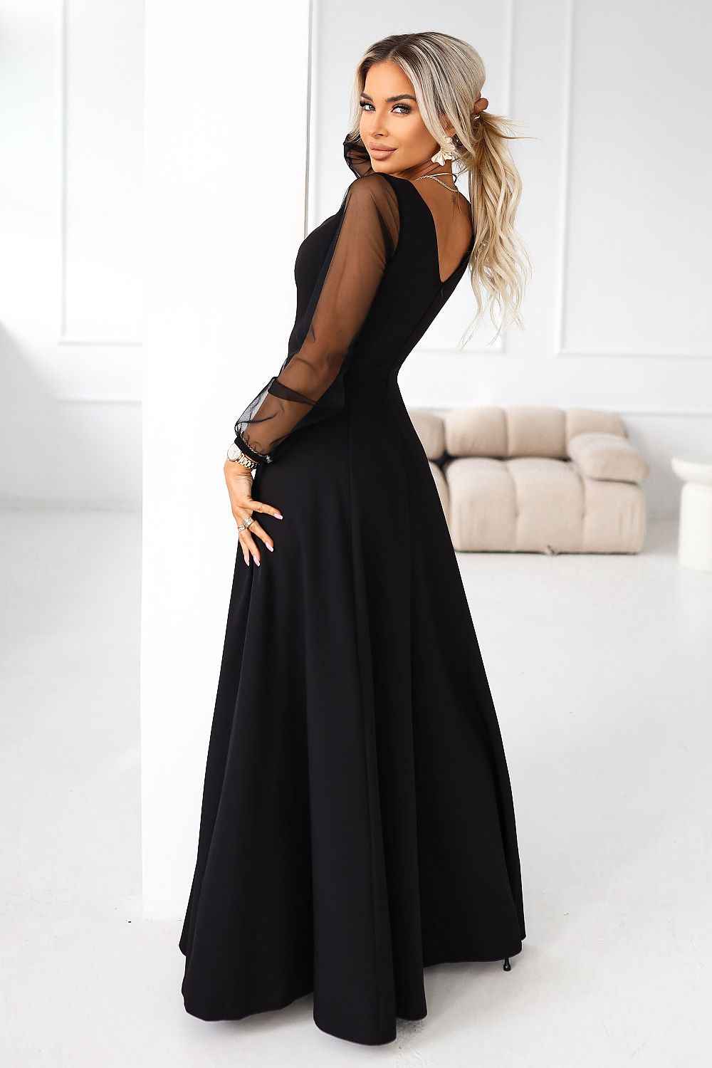 Long dress model 222147
