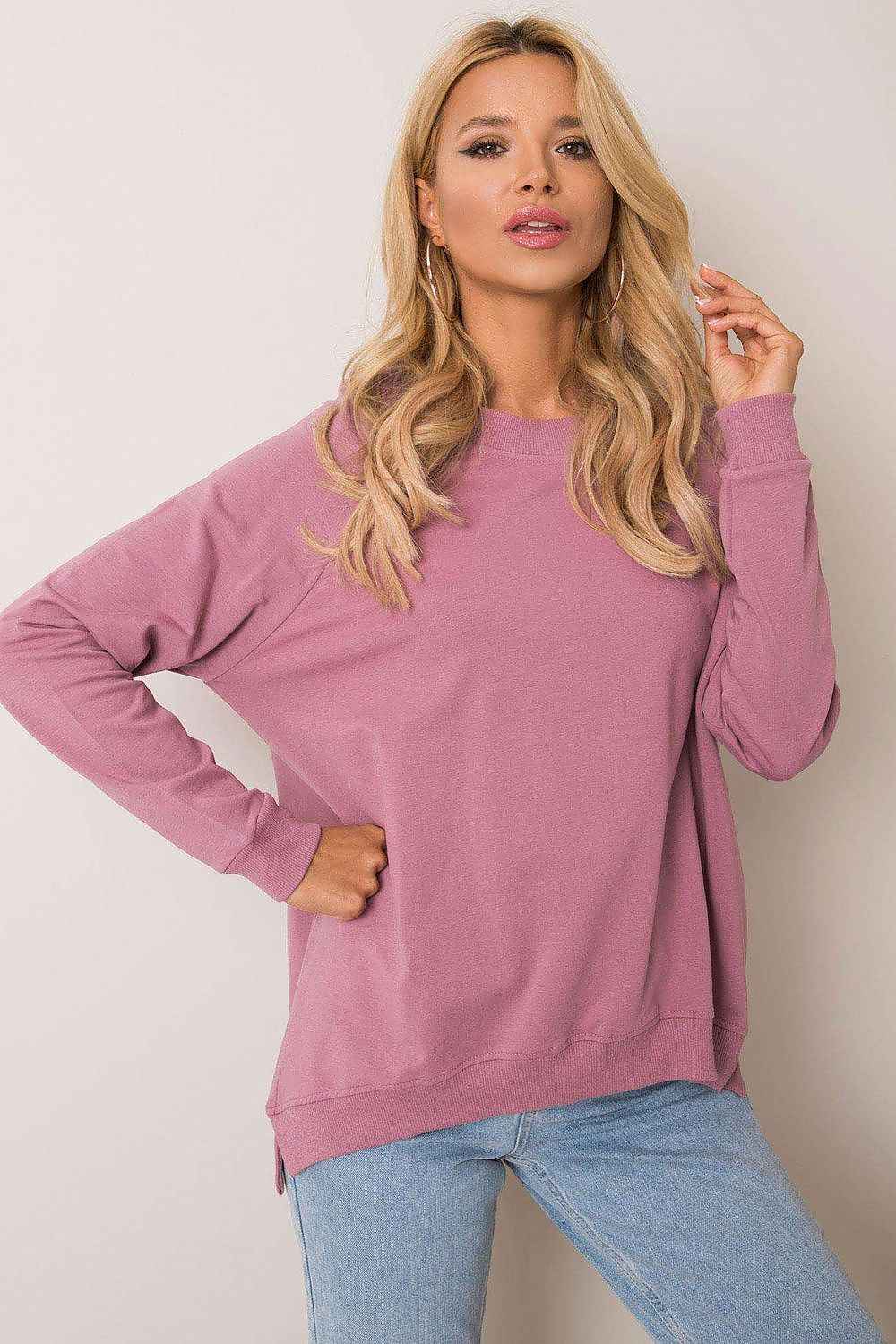 Sweatshirt model 222228