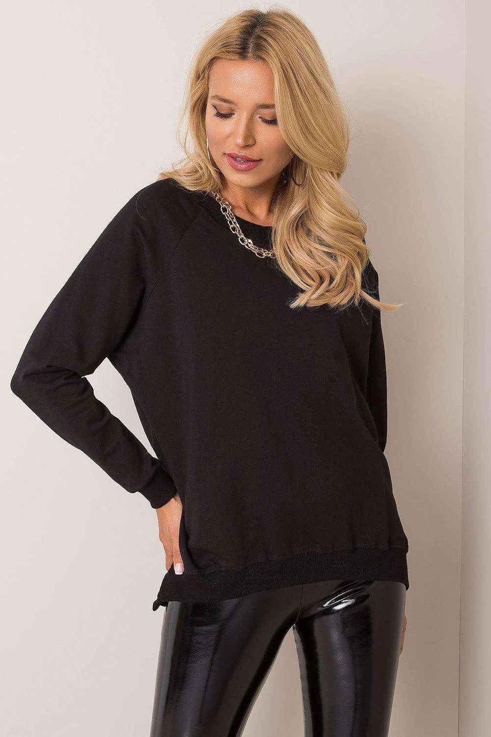 Sweatshirt model 222229