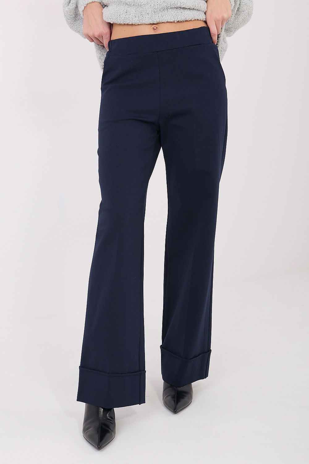 Women trousers model 222235