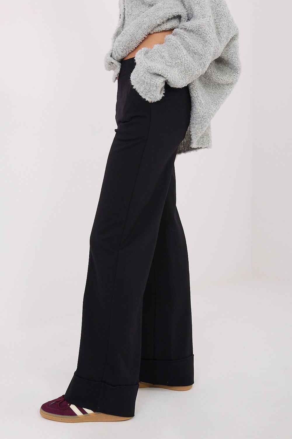 Women trousers model 222237
