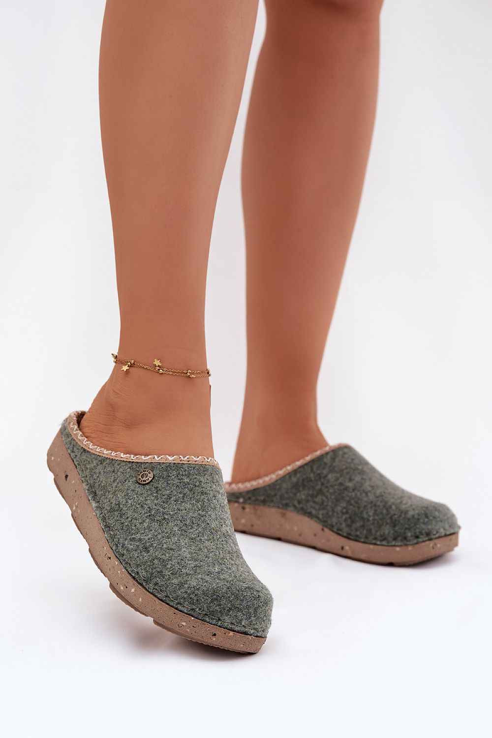 Slippers model 222276