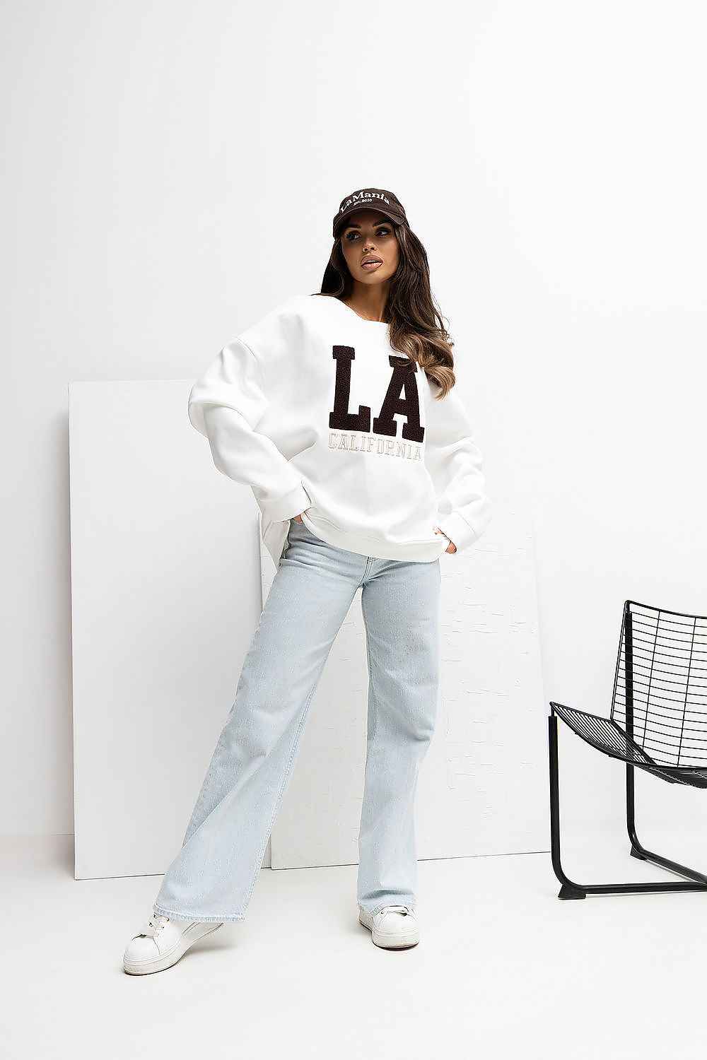 Sweatshirt model 222404