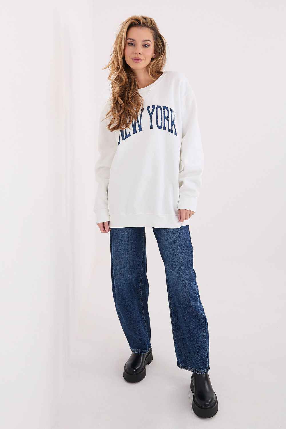 Sweatshirt model 222505
