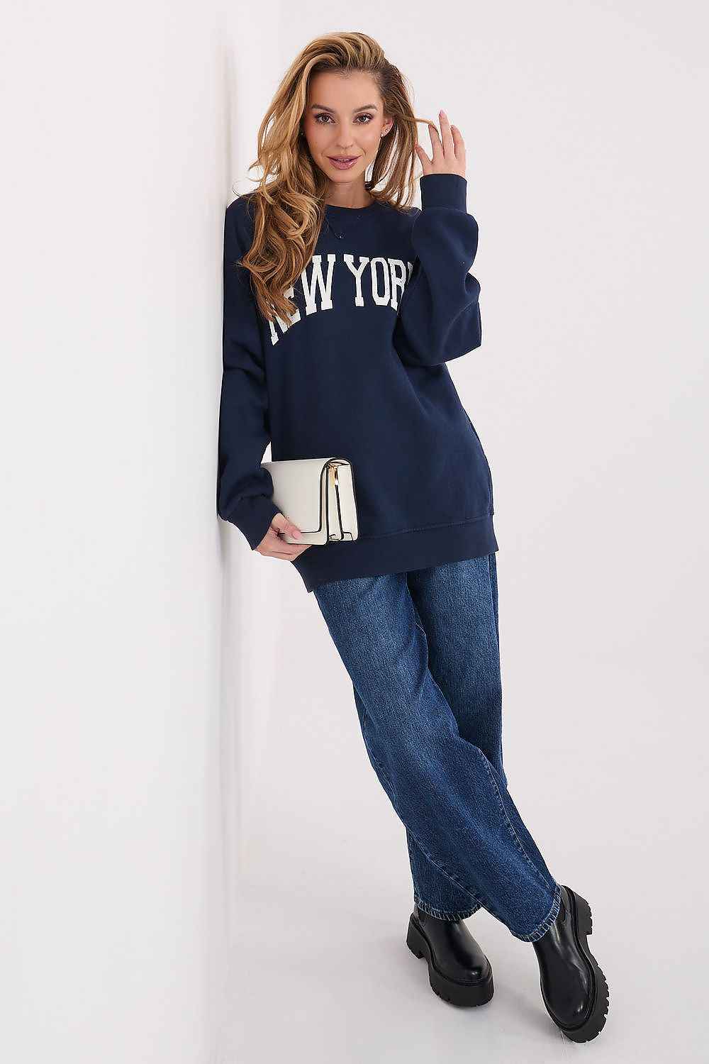 Sweatshirt model 222507