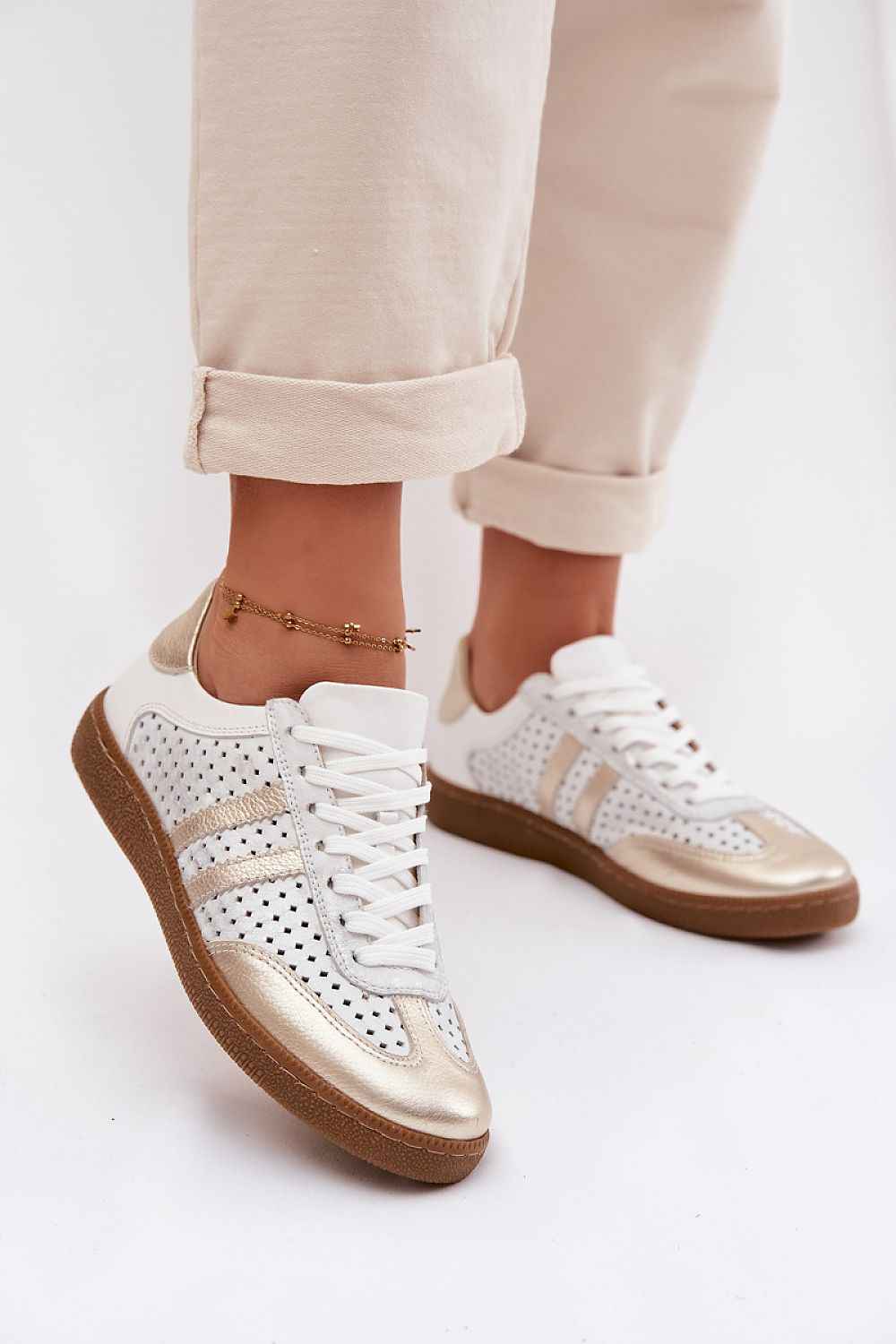 Sport Shoes model 223871