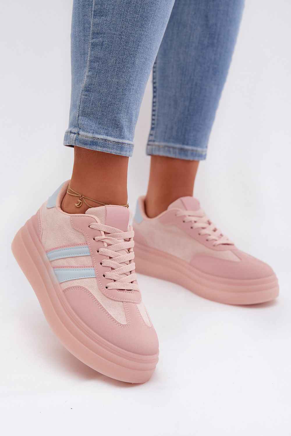 Sport Shoes model 224407