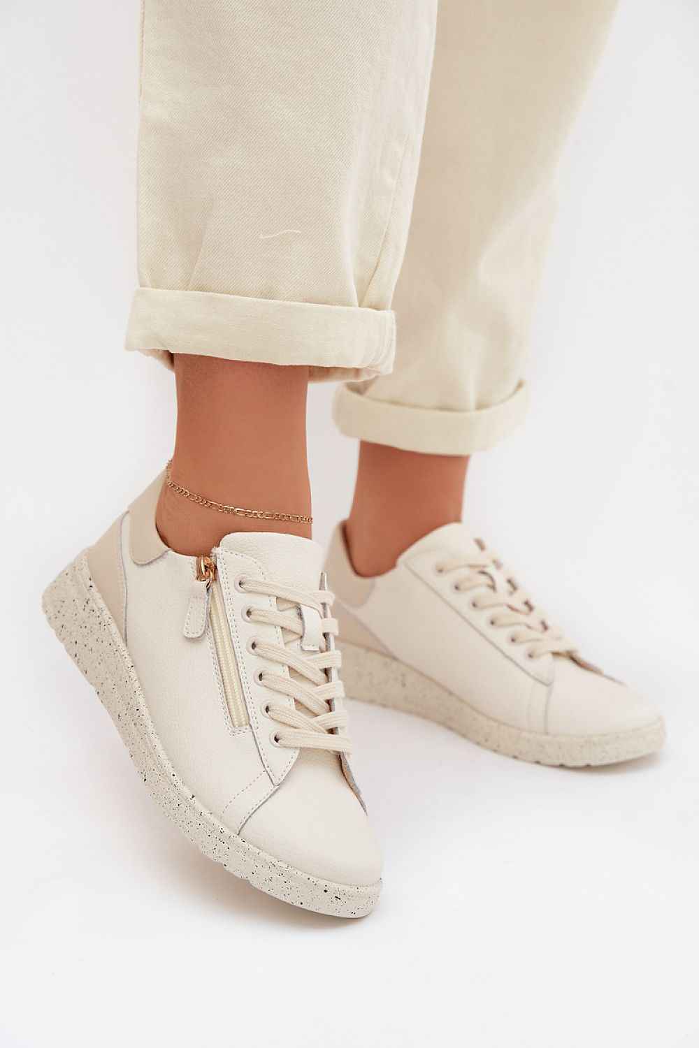 Half shoes model 224708