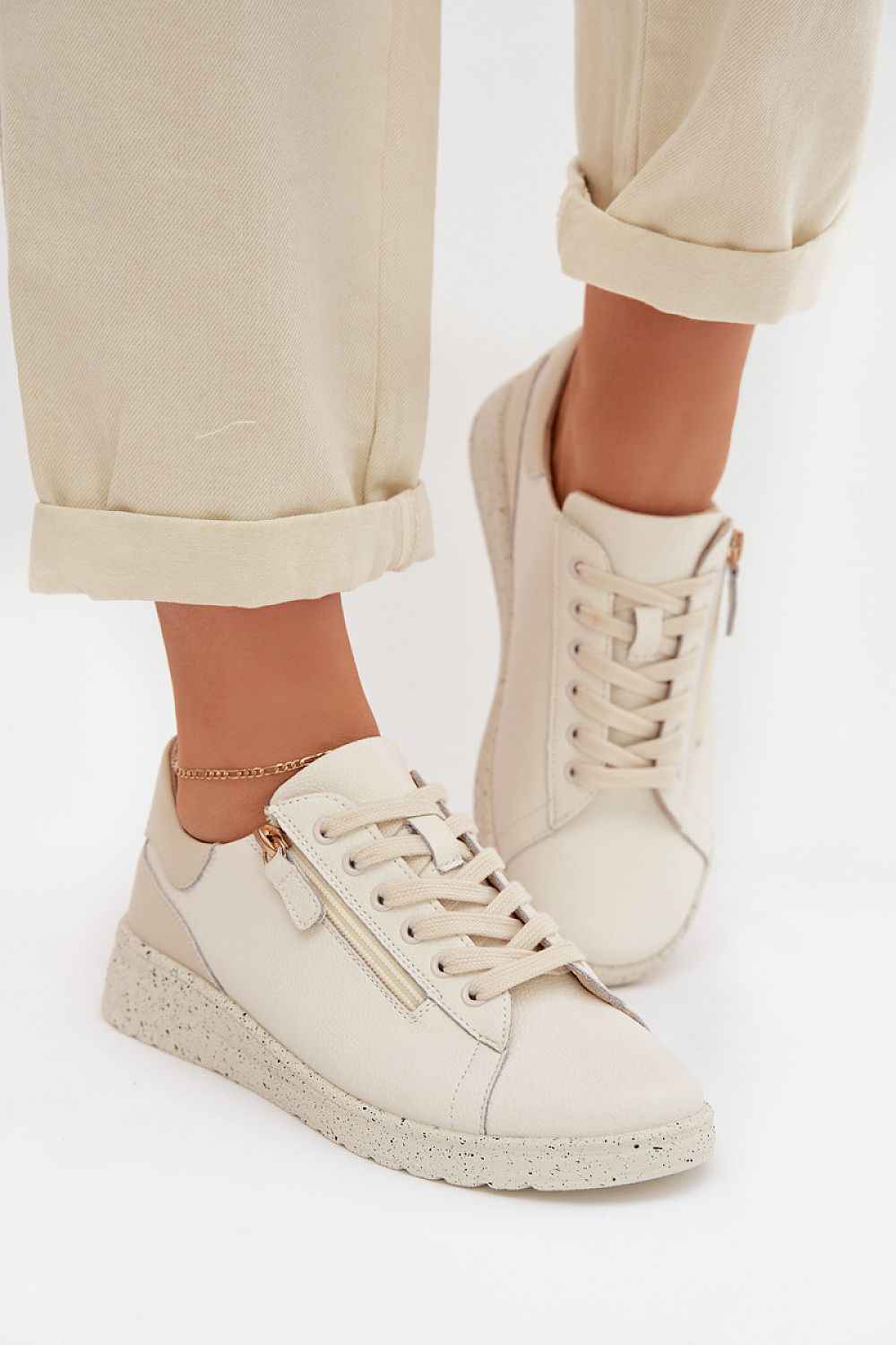 Half shoes model 224708