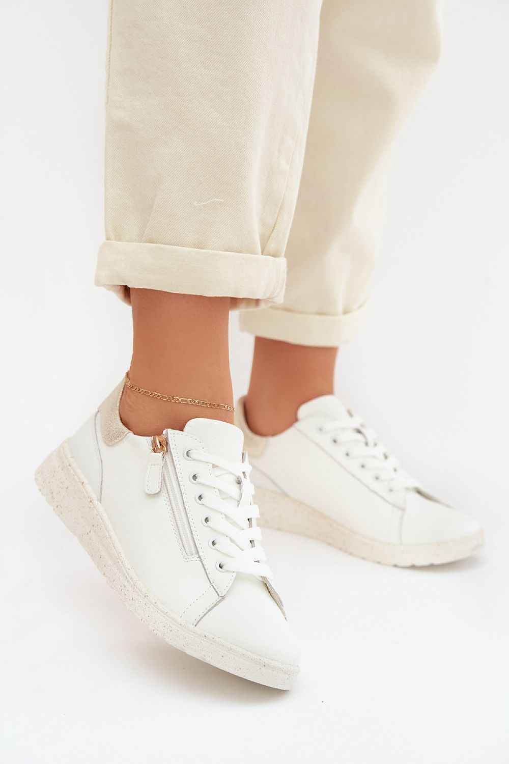 Half shoes model 224709