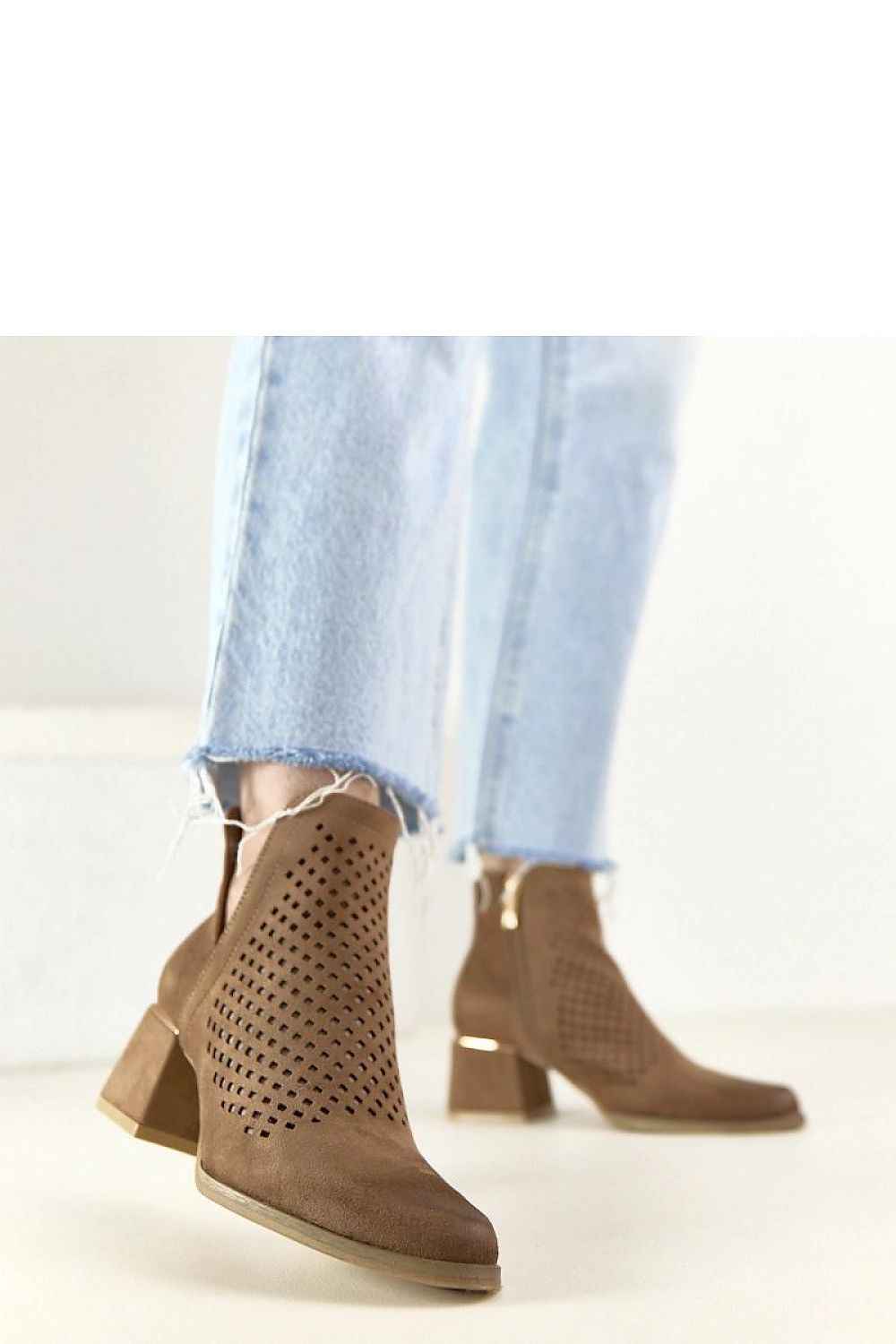 Heel boots model 224953