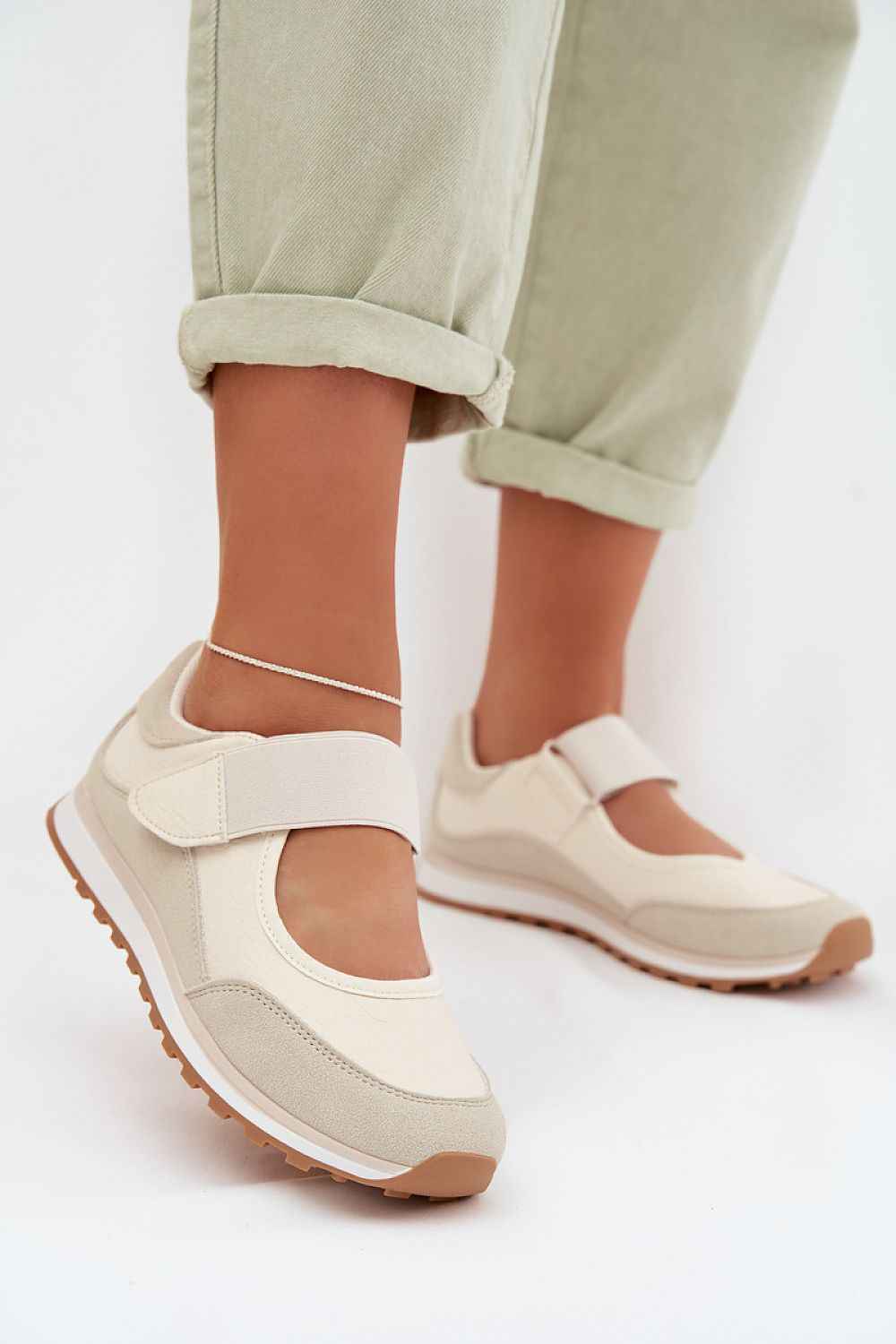 Half shoes model 225100