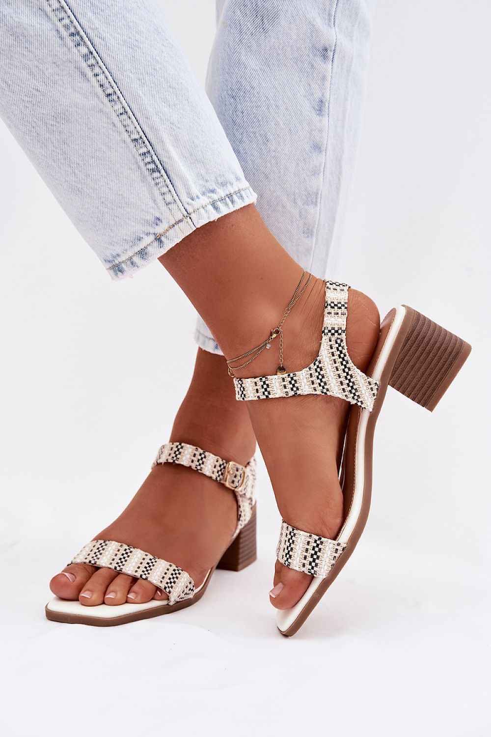 Heel sandals model 225111