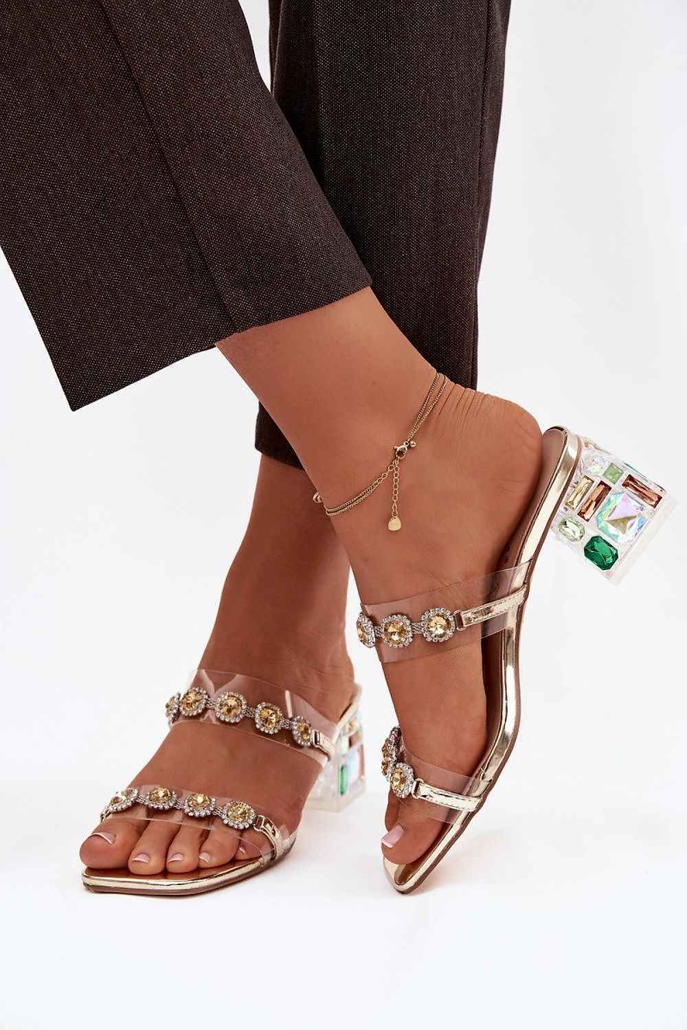 Heeled sandals model 225137