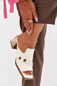 Heeled sandals model 225351