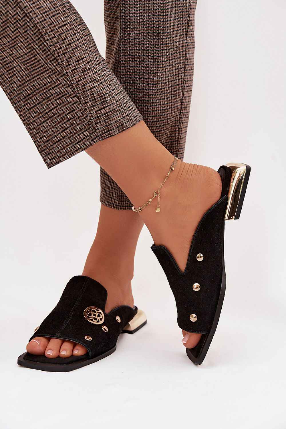 Flip-flops model 225352