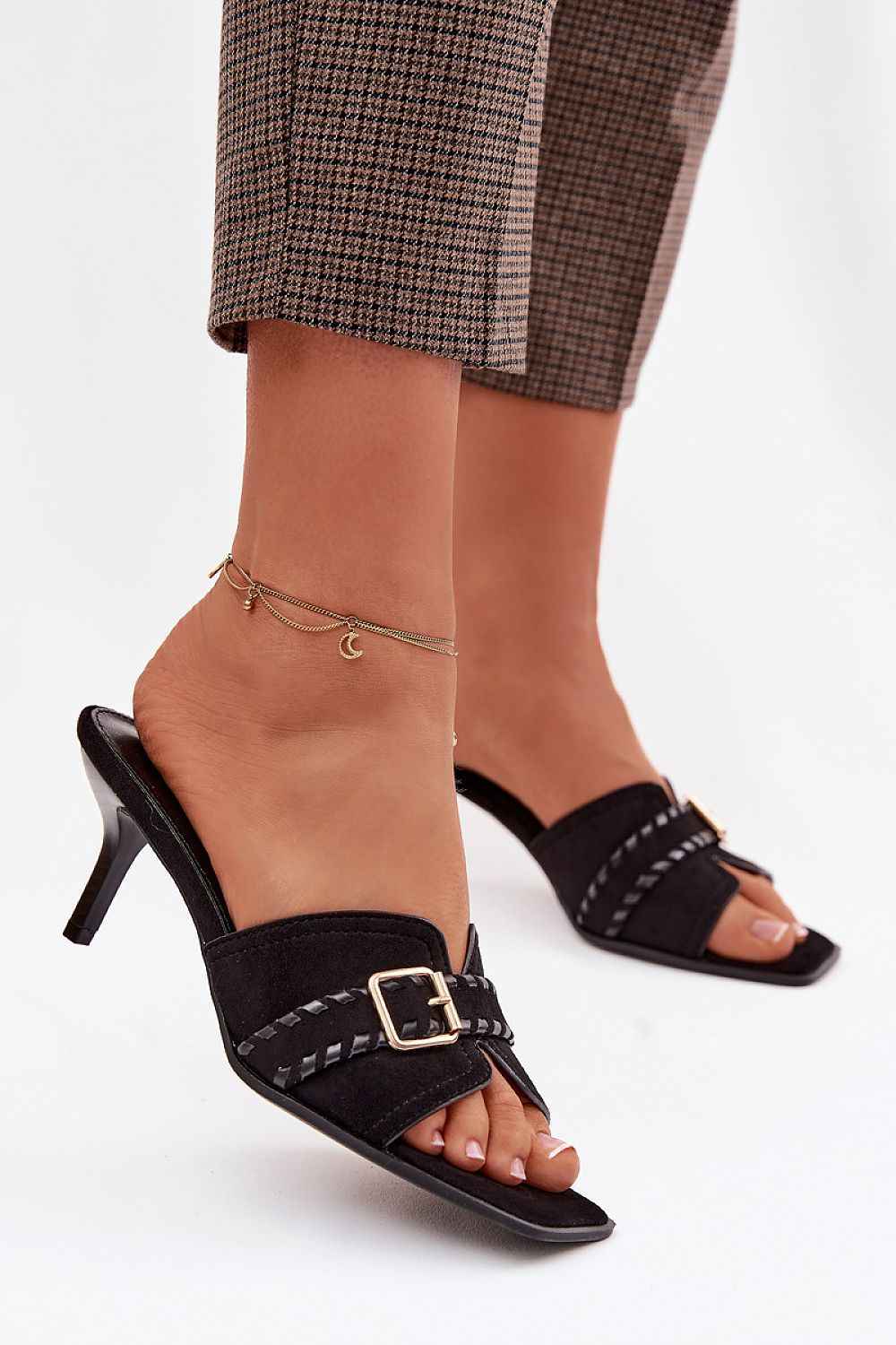 Heeled sandals model 225371
