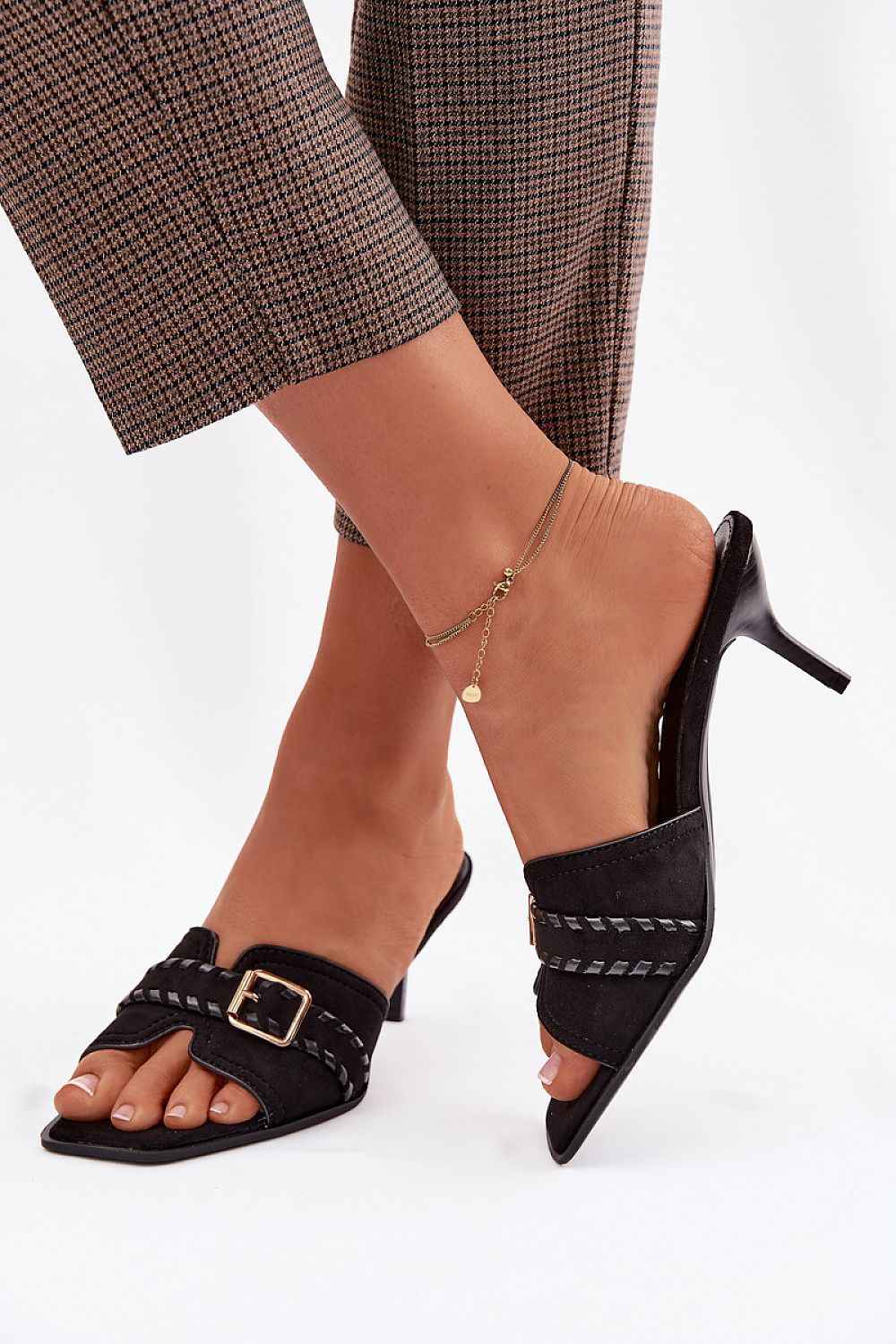 Heeled sandals model 225371