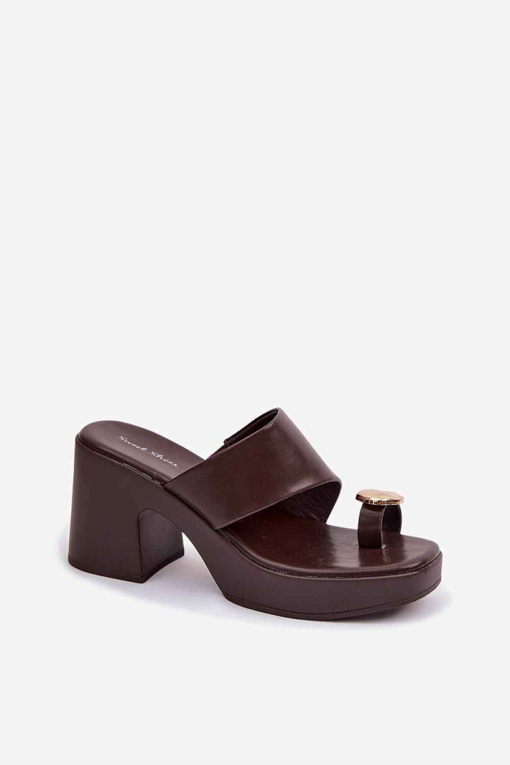 Heeled sandals model 225376