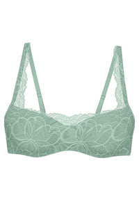  Braceless bra model 229884 Triumph 