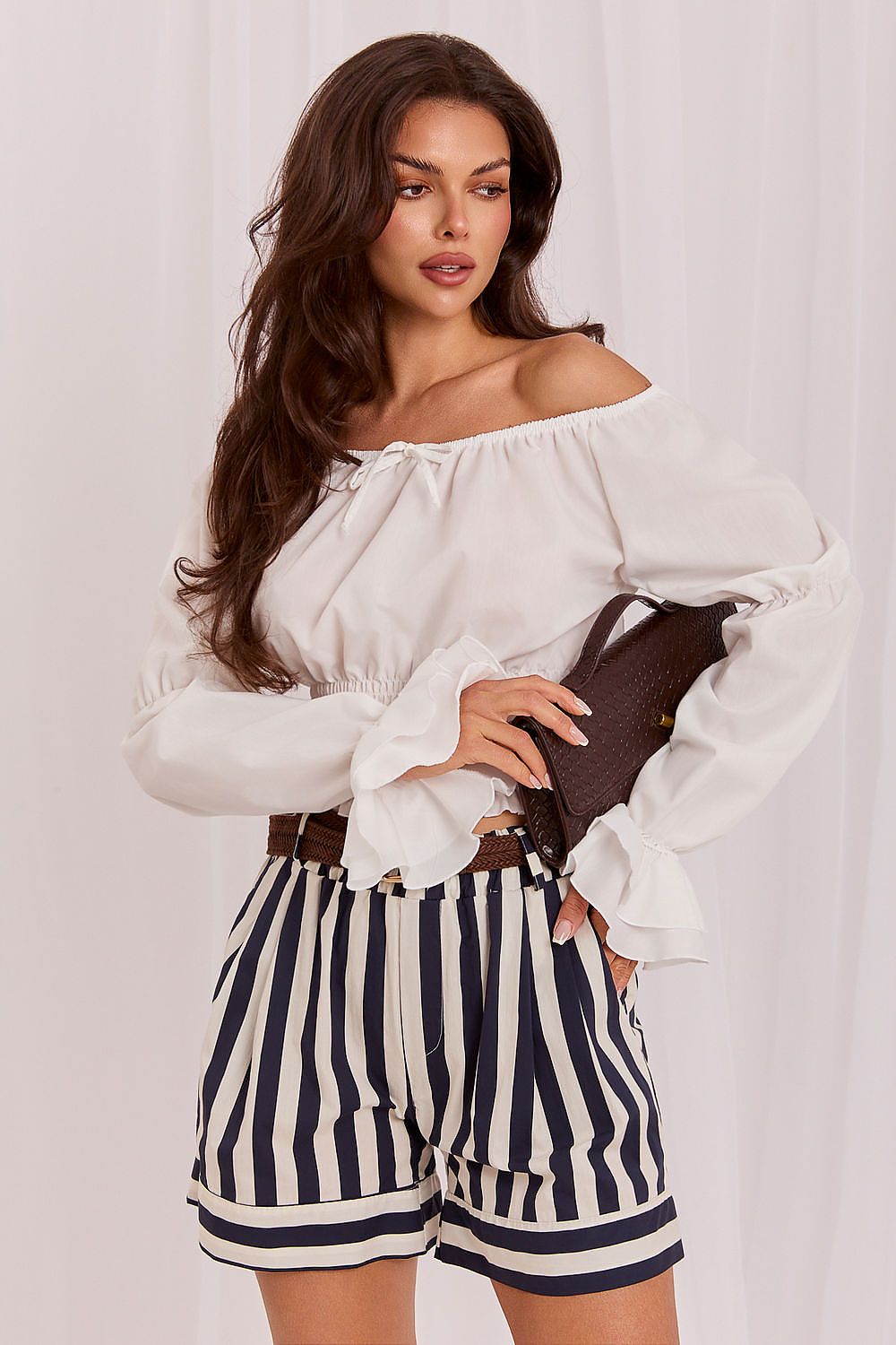  Blouse model 230431 Lakerta 