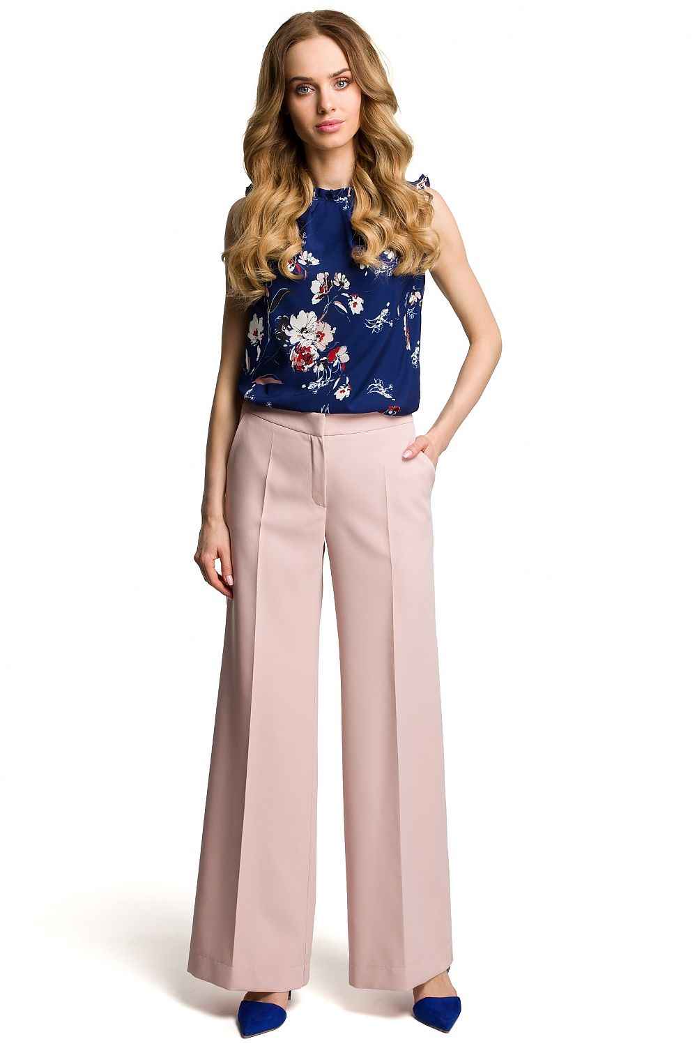 Women trousers model 117582